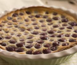 clafoutis-mit-vollreifen-kirschen