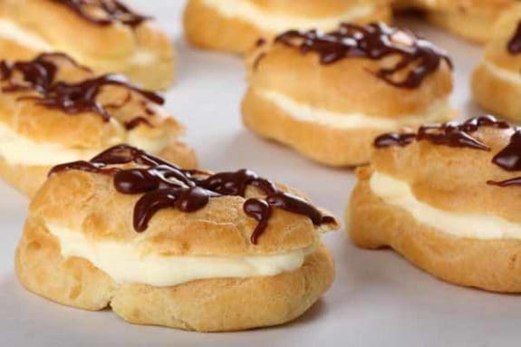 Gefüllte Eclairs mit Bayerisch Creme Rezept