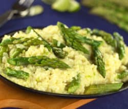 gruener-spargelrisotto