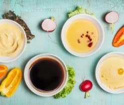 Leckeres und gesundes Balsamico-Honig-Senf-Dressing für jeden Tag