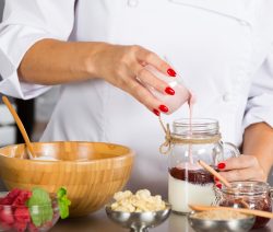 Beeren-Vanille-Cup Schichtdessert