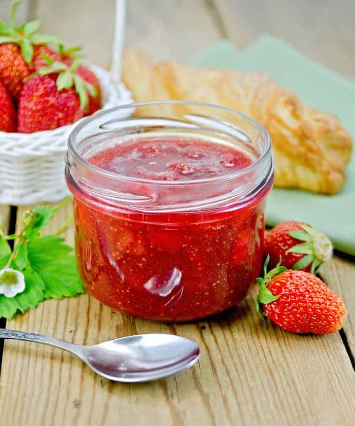 Tolle Beschwipste Erdbeermarmelade Rezept | GekonntGekocht