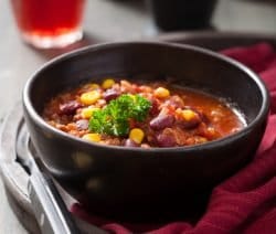 Bauerntopf griechischer Art, Eintopf mit Hackfleisch und Feta