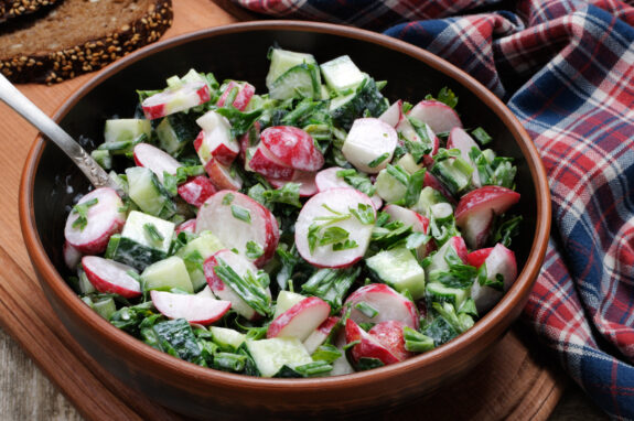 Salat mit Zitrone Sahne Dressing