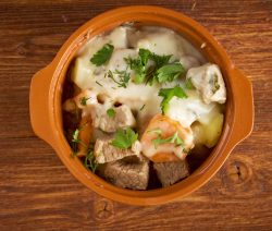 Leckeres Kalbsblankett, "Blanquette de veau" - der französisch, bürgerliche Klassiker