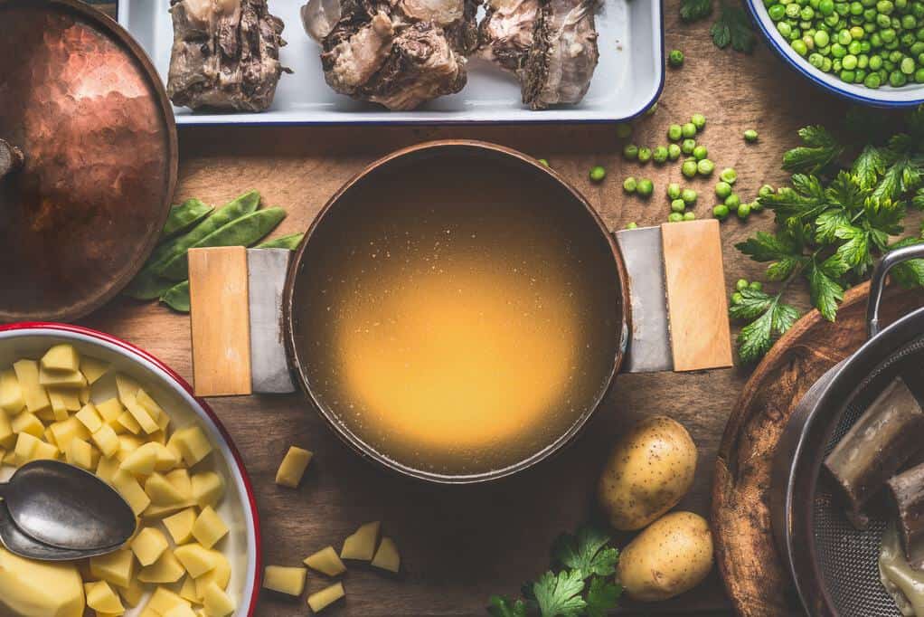 Brauner Kalbsfond „Fond de veau brun“ - Rezept zum selber machen