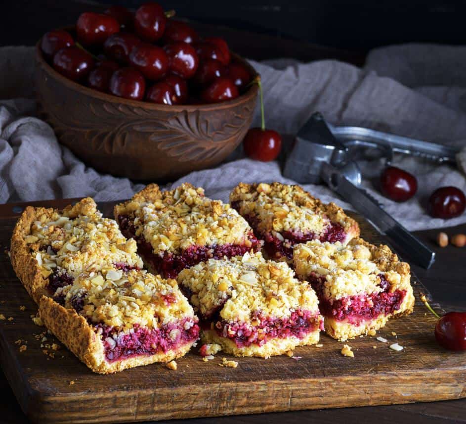 Prasselkuchen mit Beerenfüllung