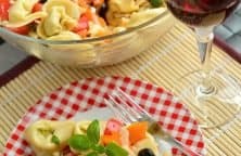 Tortellini-Salat mit Parmesan-Pesto