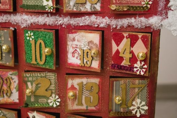 Food Adventskalender 2023: roter Adventskalender