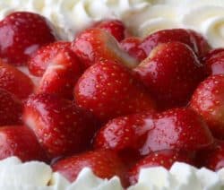 Strawberries cake