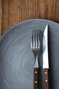 Knigge beim Essen: Bestecksprache