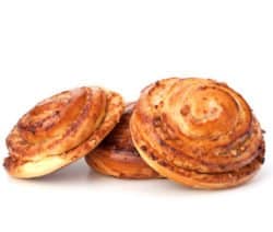 Nussschnecken mit Zimt