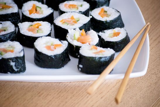 Sushi klassisch mit Nori Algenblätter