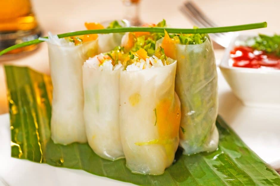Vietnamesische Sommerrollen, vegetarisch mit Erdnuss-Dip | Rezept